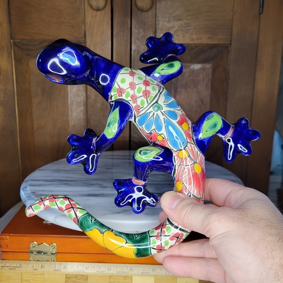 Pottery Gecko - Picture 16 of 17